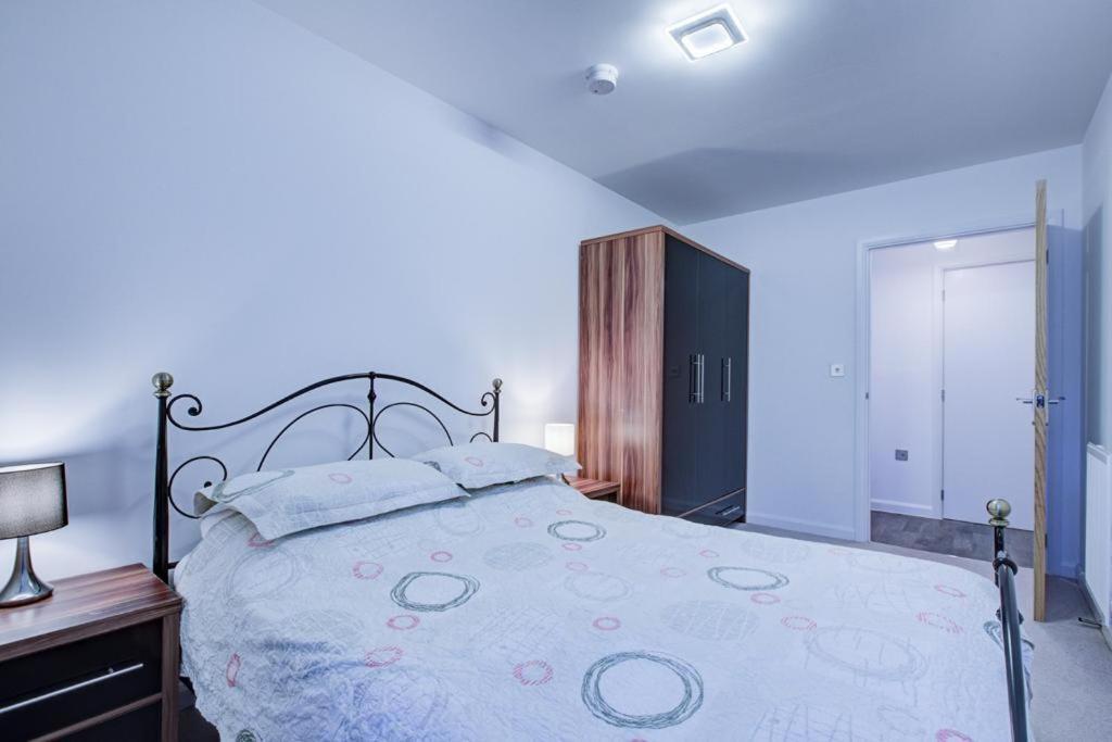 Luxury 2 Bed Flat In A New Block In East Acton Lejlighed London Eksteriør billede