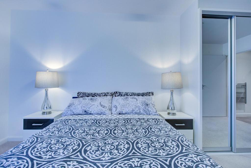 Luxury 2 Bed Flat In A New Block In East Acton Lejlighed London Eksteriør billede